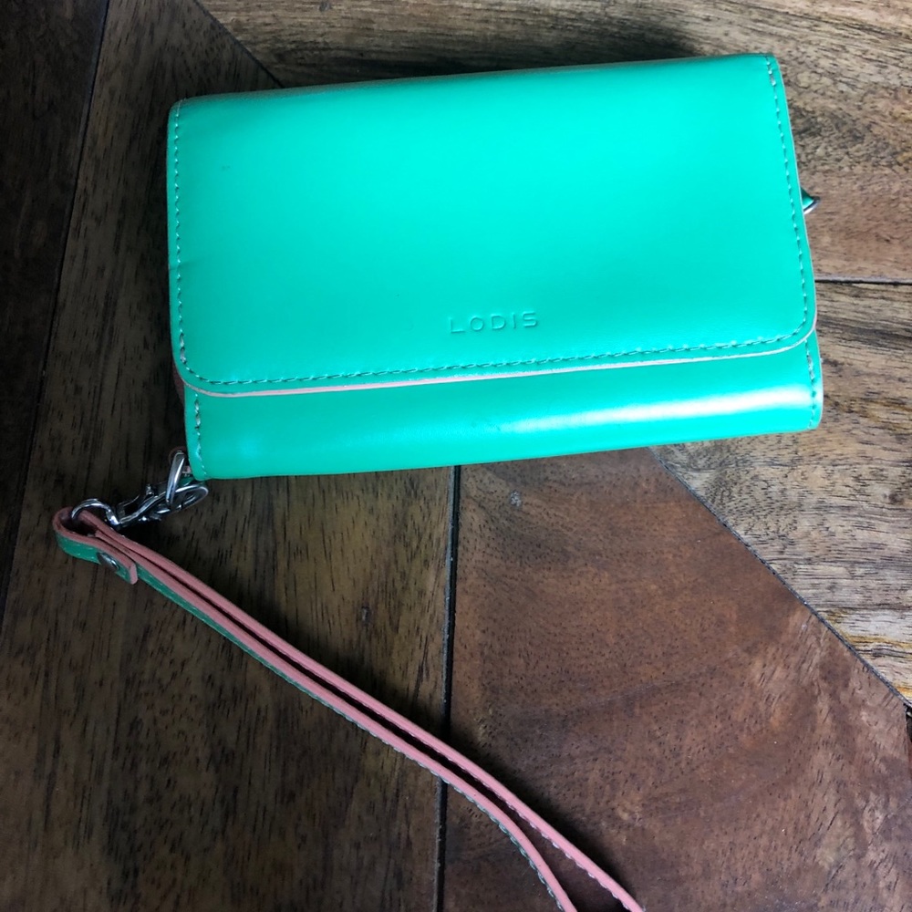 LODIS wristlet wallet